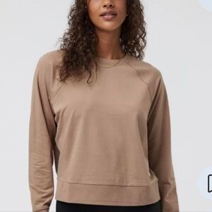 Vuori Halo Crewneck Pullover Top  Taupe Tan Sweatshirt Medium Spring Lightweight